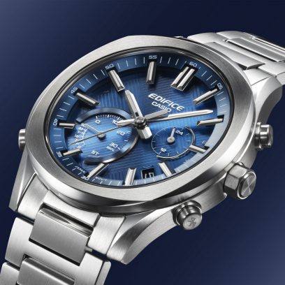 纤薄小巧不锈钢表壳在手腕上呈现出简洁精致的外观 * 图片显示的是 EQB-1300D-2A。 #5