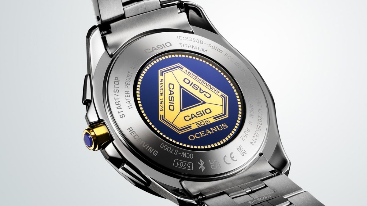 OCW-S7000SS-2A Special case back design engraved with 50th anniversary logo