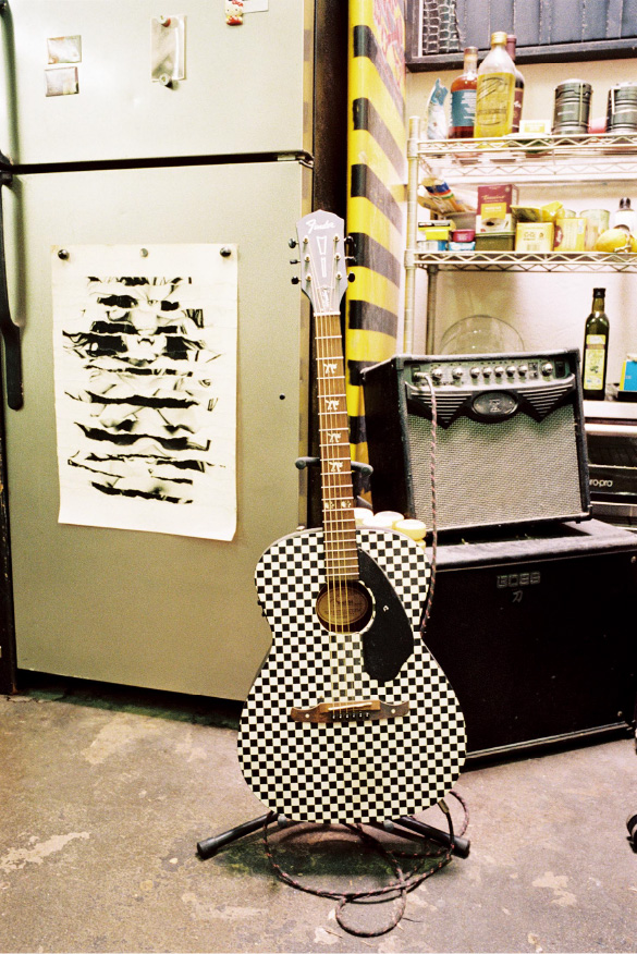 史蒂夫-奥尔森拥有的吉他照片。