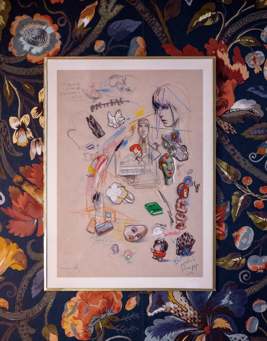 在工作室完成插图作品