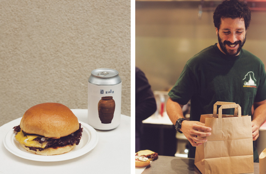 这是一张在 Dumbo Marais 的烤架上烤制汉堡的照片。